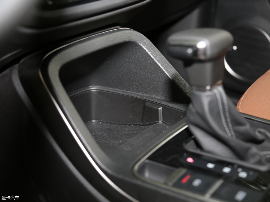 2016^5 SUV 1.6T Ԅ(dng)A