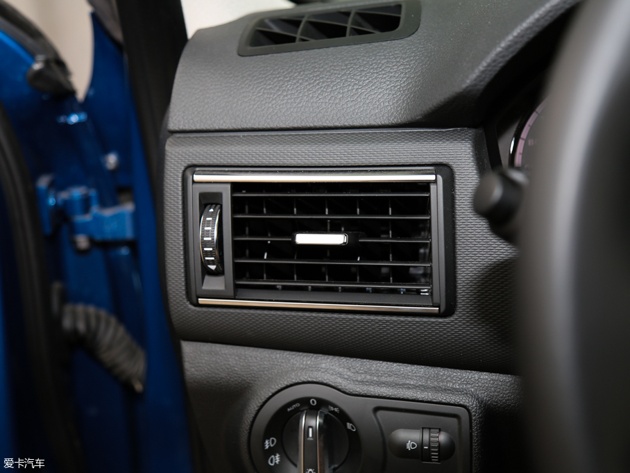 2016^5 SUV 1.6T ԄӺA