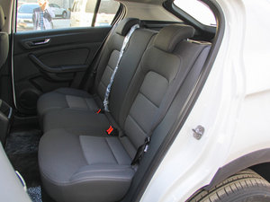 2016款1.6T 自动舒适型 后排座椅