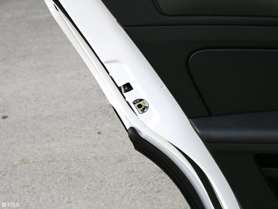 2017^5 SUV 1.6T Ԅ(dng)F