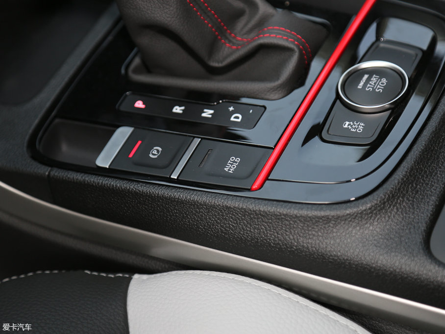 2017^5 SUV 1.6T Ԅ(dng)F