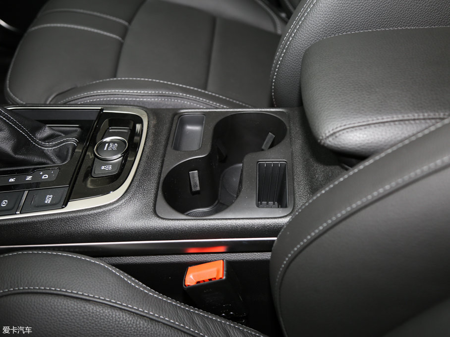 2017^5 SUV 1.6T ԄŞ