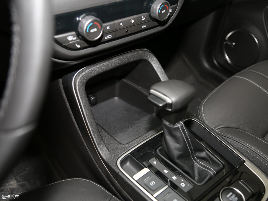 2017^5 SUV 1.6T ԄŞ