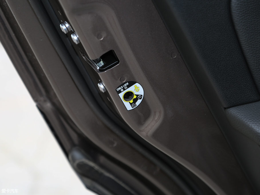 2017^5 SUV 1.6T ԄŞ