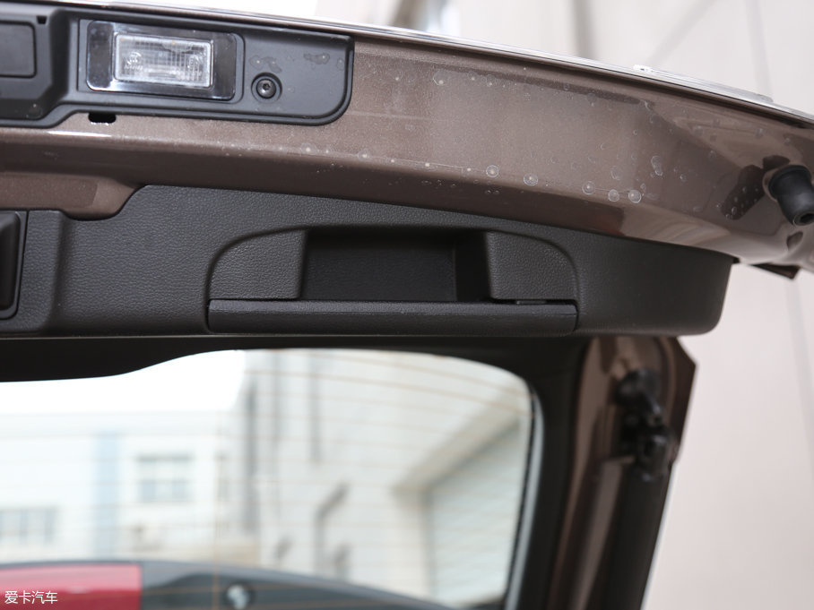 2017^5 SUV 1.6T ԄŞ