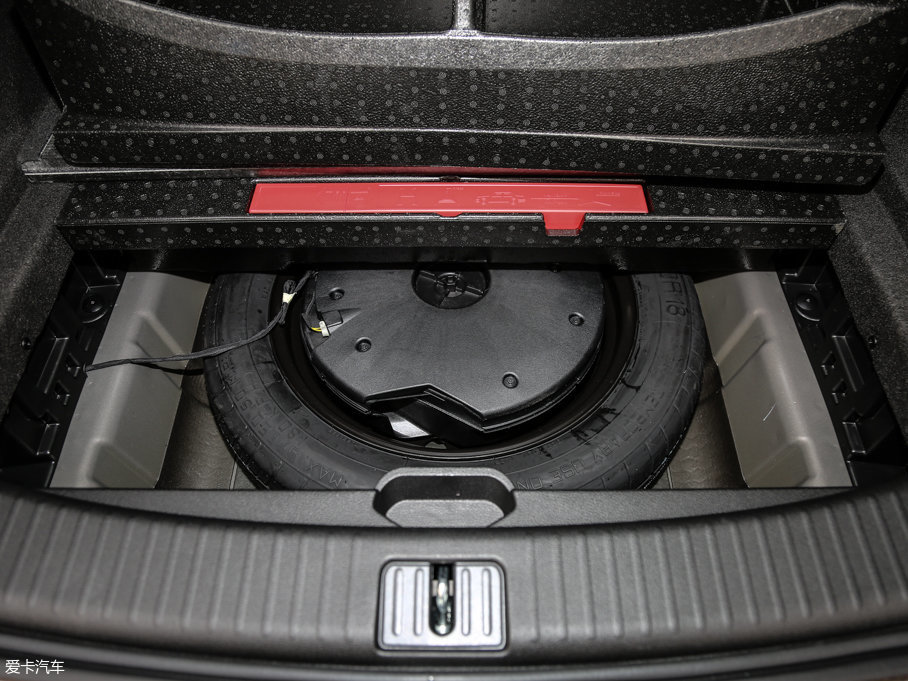 2017^5 SUV 1.6T ԄŞ