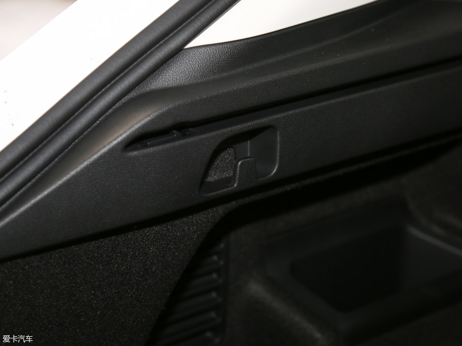 2017^5 SUV 1.6T քMȡ