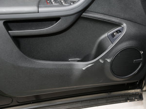 2017款1.6T 自动领先型 前门储物空间