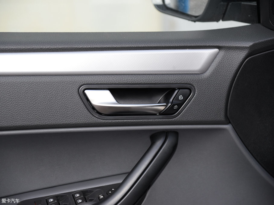 2017^3 GT 1.6T DCT