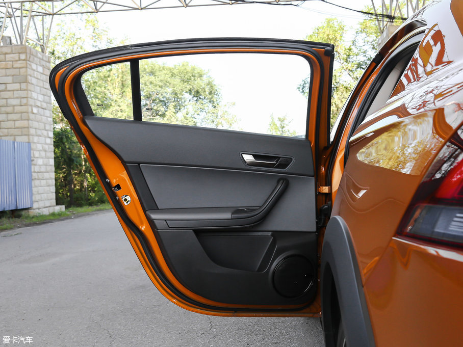 2017^3 GT 1.6T DCT