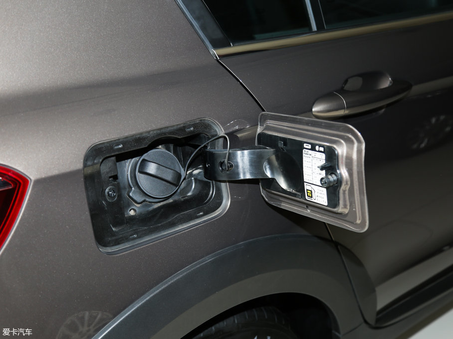 2017���^��3����SUV 1.6T �ք�����