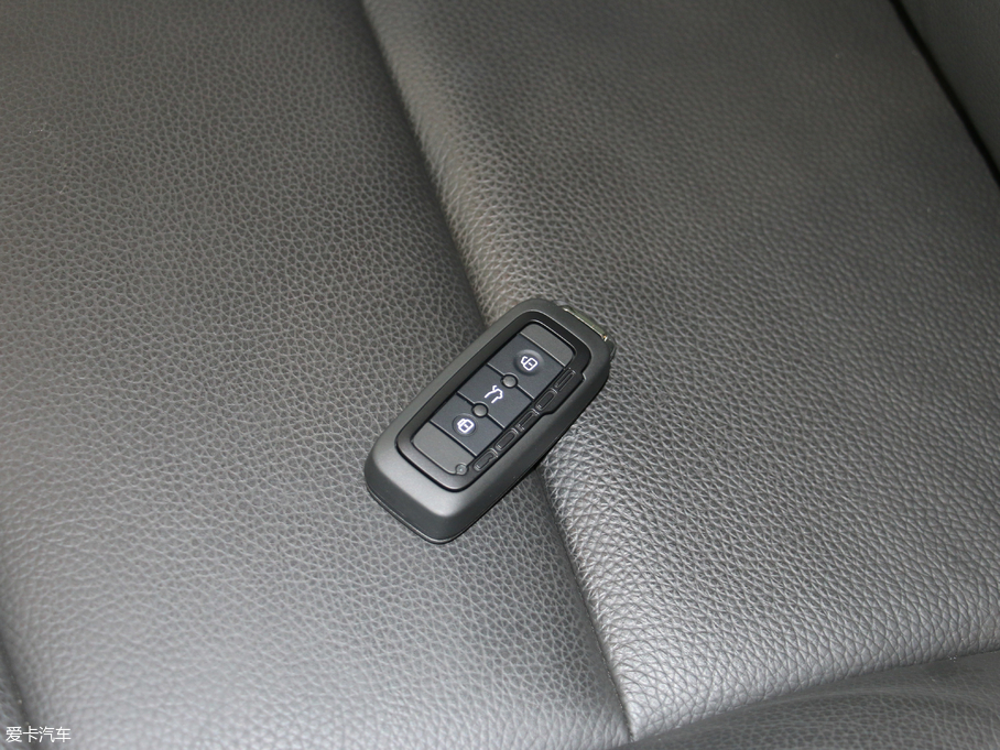 2018^5 SUV 1.6T ԄŞ