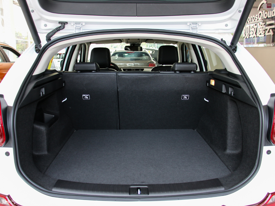 20185 SUV 1.6T Զ
