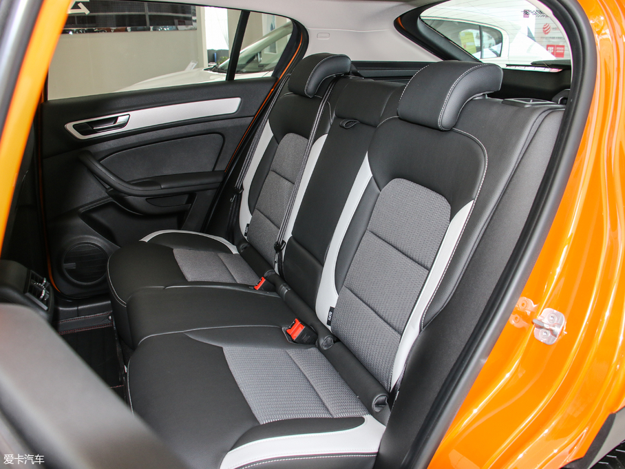 2018^5 SUV 1.6T Ԅ(dng)F