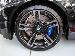 2019M4 pTI܇CӰ ݆Ȧ