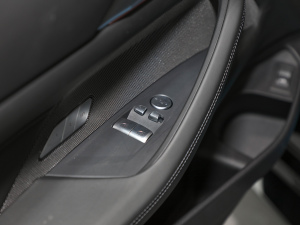 2021M xDrive  {܇ƅ^	