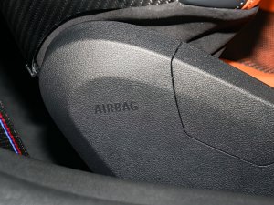 2022M4pTI܇ M xDrive  п؅^(q)