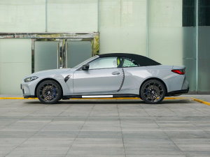 2022款宝马M4敞篷 M4敞篷轿跑车 M xDrive 雷霆版