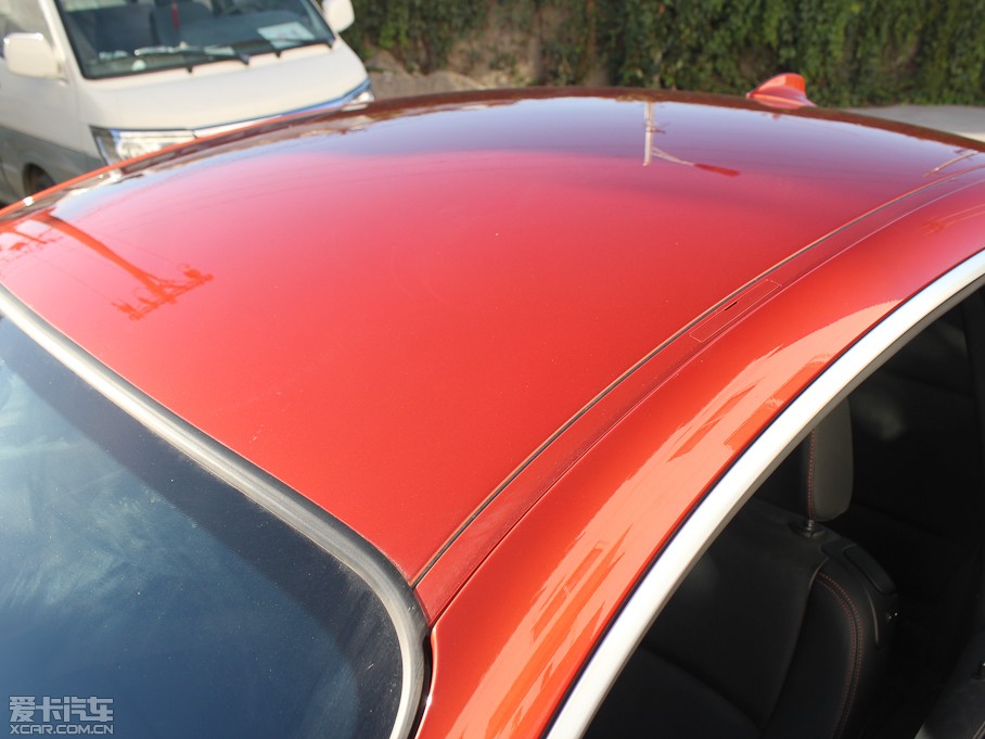 2011R1ϵM 1-Series M Coupe