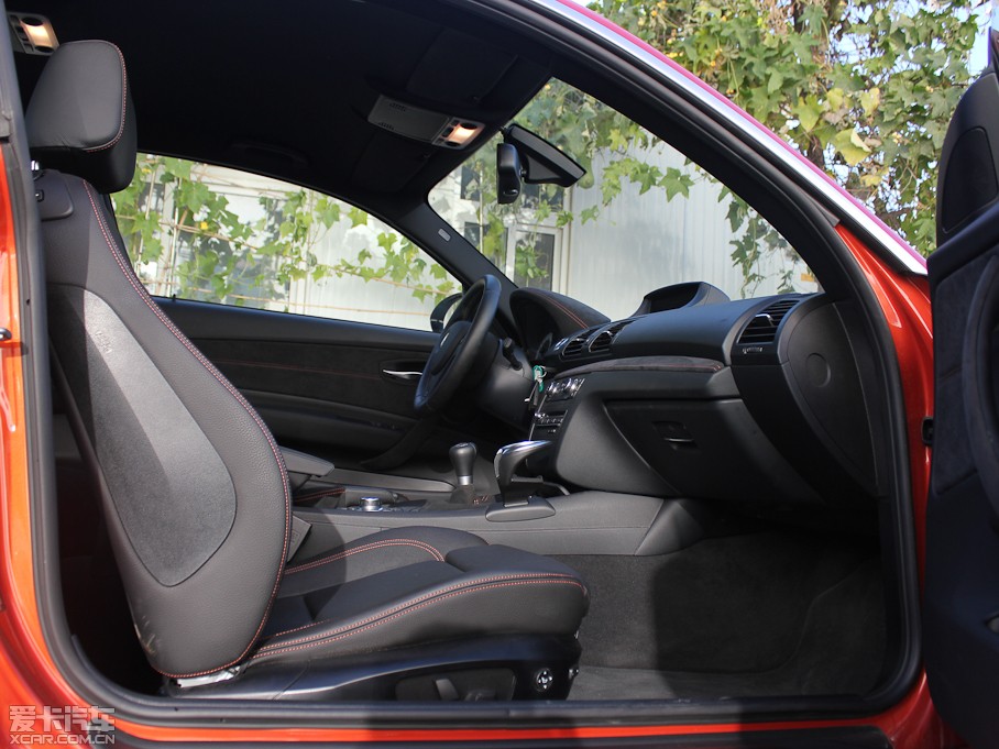 2011R1ϵM 1-Series M Coupe