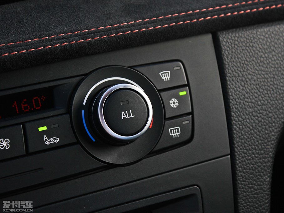 2011R1ϵM 1-Series M Coupe