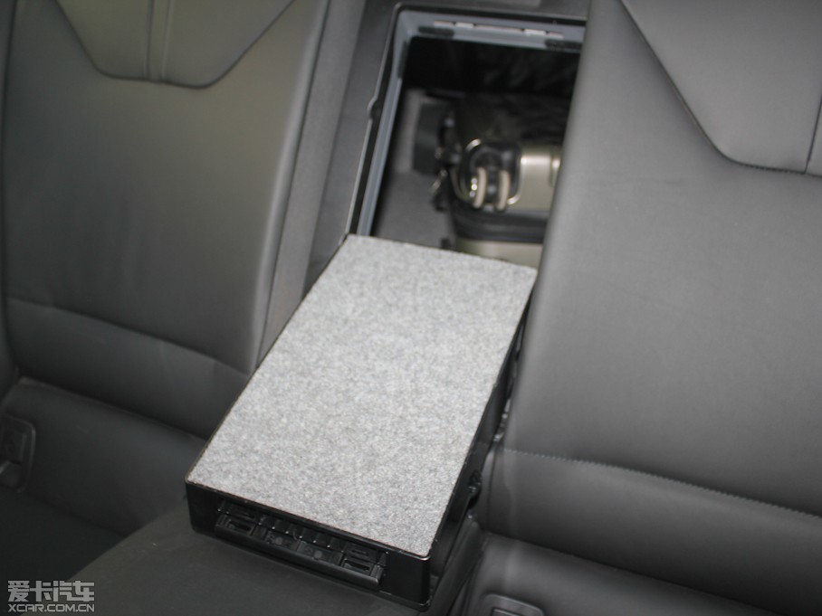 2010RM3pT 4.0 V8 25ذ