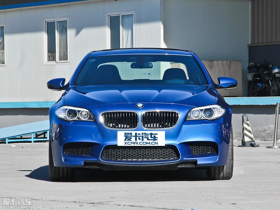 2012款宝马M5 4.4 V8
