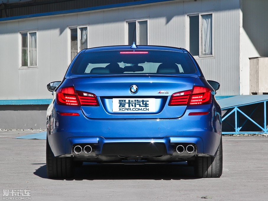 2012款宝马M5 4.4 V8
