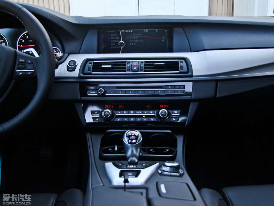 2012款宝马M5 4.4 V8
