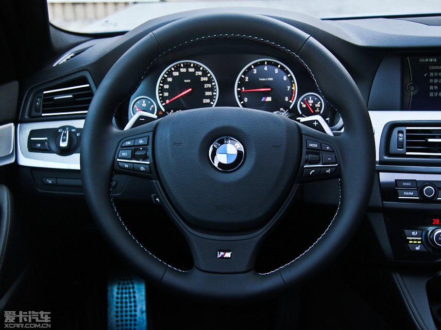 2012款宝马M5 4.4 V8