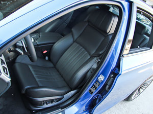 2012款4.4 V8 主驾驶座椅