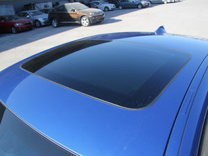 2012款4.4 V8 车顶