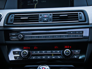 2012款4.4 V8 音响调节
