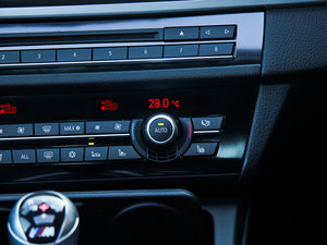 2012款4.4 V8 中控区