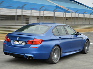 2014款4.4 V8 整体外观