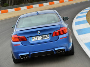 2014款4.4 V8 整体外观
