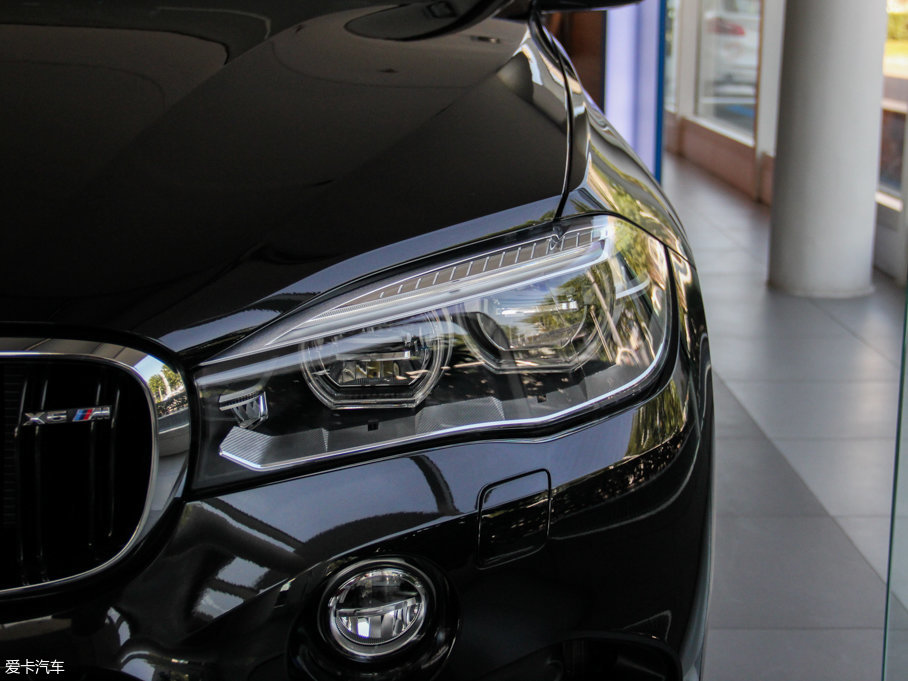 2015X6 M 4.4 V8