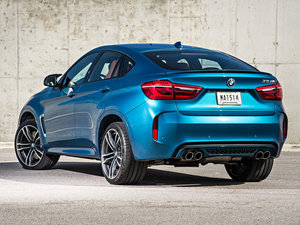 2015款4.4 V8 整体外观