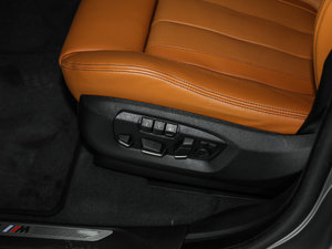 2015款4.4 V8 主驾驶座椅调节