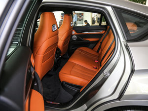 2015款4.4 V8 后排座椅