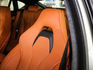 2015款4.4 V8 空间座椅