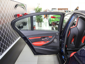 2016款3.0T 左后车门