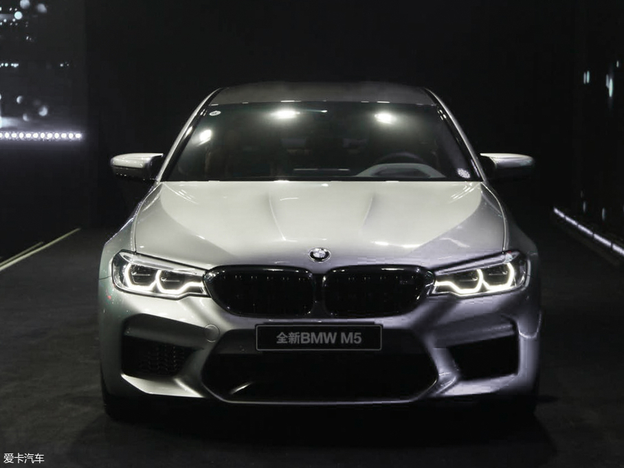 2018M5 4.4T V8