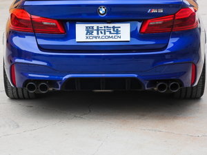 2018款4.4T V8 排气管