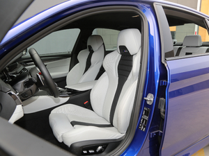2018款4.4T V8 主驾驶座椅