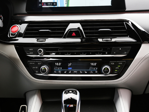 2018款4.4T V8 音响调节