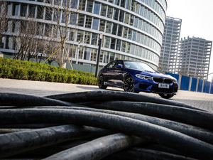 2018款4.4T V8 整体外观