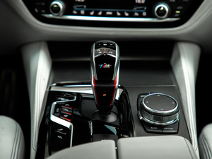 2018款4.4T V8 中控区