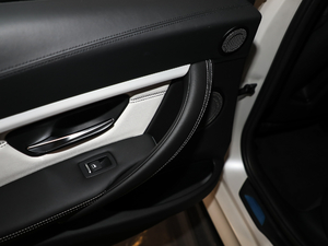 2018款3.0T 车迷限量版 空间座椅