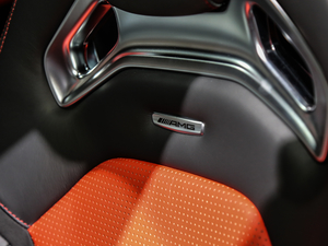 2019AMG C 63 S I܇ g